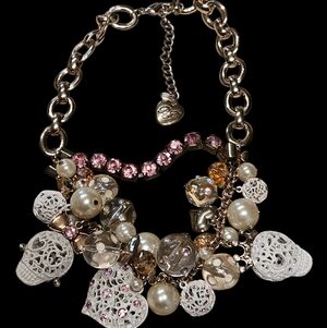 ☠️🩷Elegant Betsey Statement Necklace White/Pink Sugar Skulls Heart Bows Baubles
